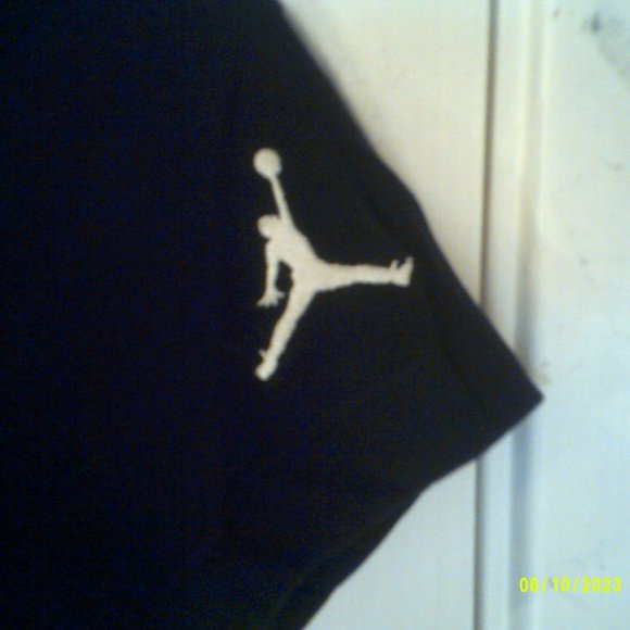 NEW AIR JORDAN PERFORMANCE "Embroidered Air Tee" MENS BLACK T-SHIRT L DM3182-010 - Picture 3 of 6